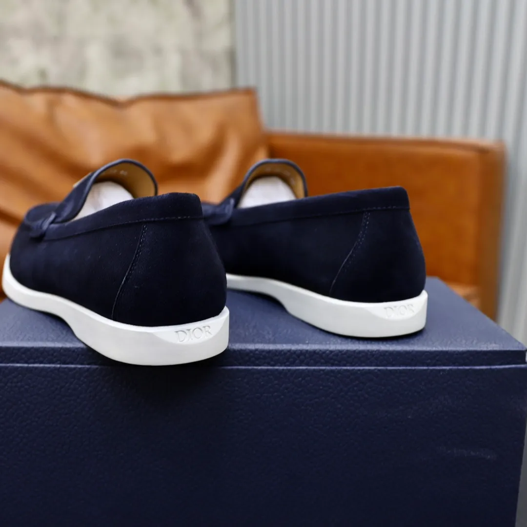 Ex-factory price: 540🙅‍♂️🙅‍♂️🙅‍♂️ Brand: Dior DIOR Standard code: Men's code 38/44 (45 can be customized) Grade: Same as the official website Material: Original cowhide stitching, cowhide lining, original TPU wear-resistant soft outsole Style categories: Leisure and sports version, footwear for driving, young fashion, European and American trends, British style Color: actual picture color